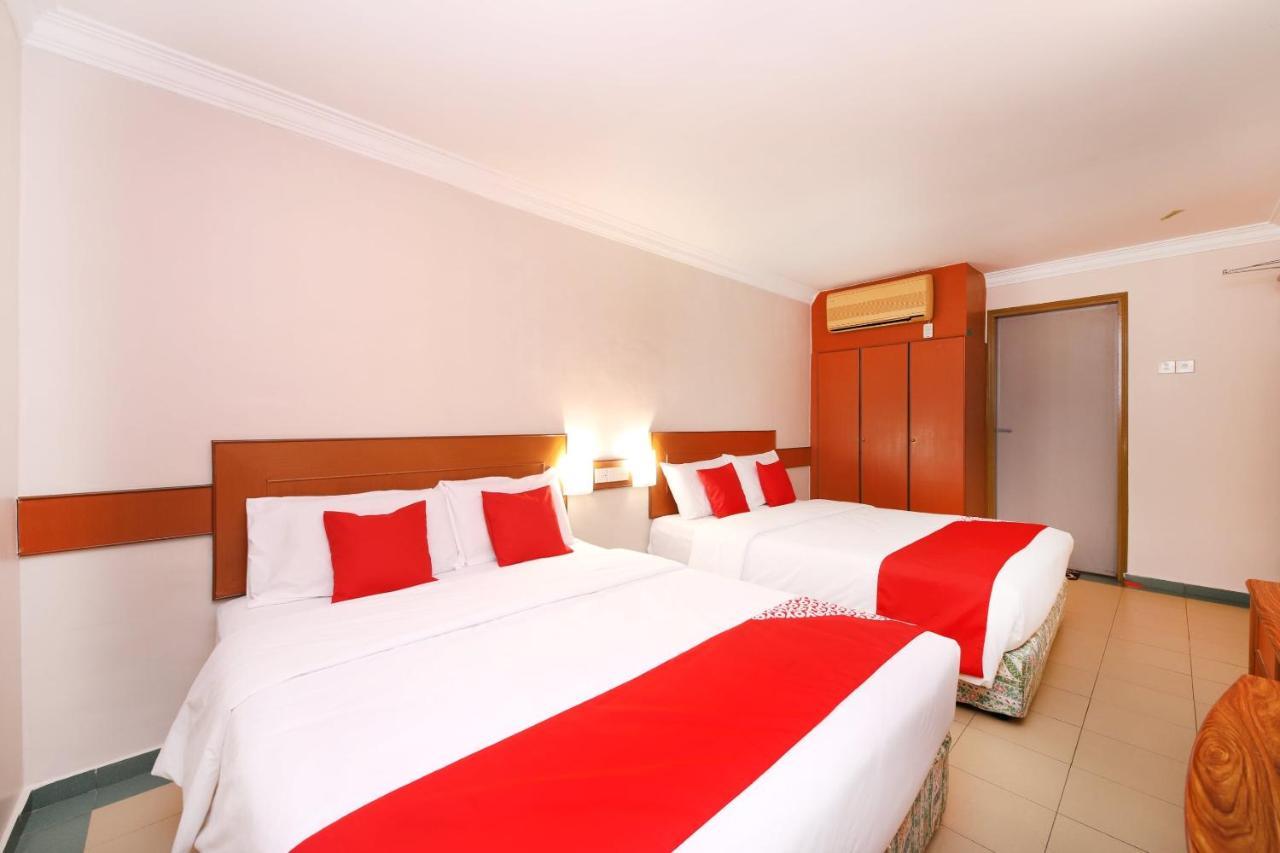 Oyo 764 Hotel Famous Inn Malacca 外观 照片