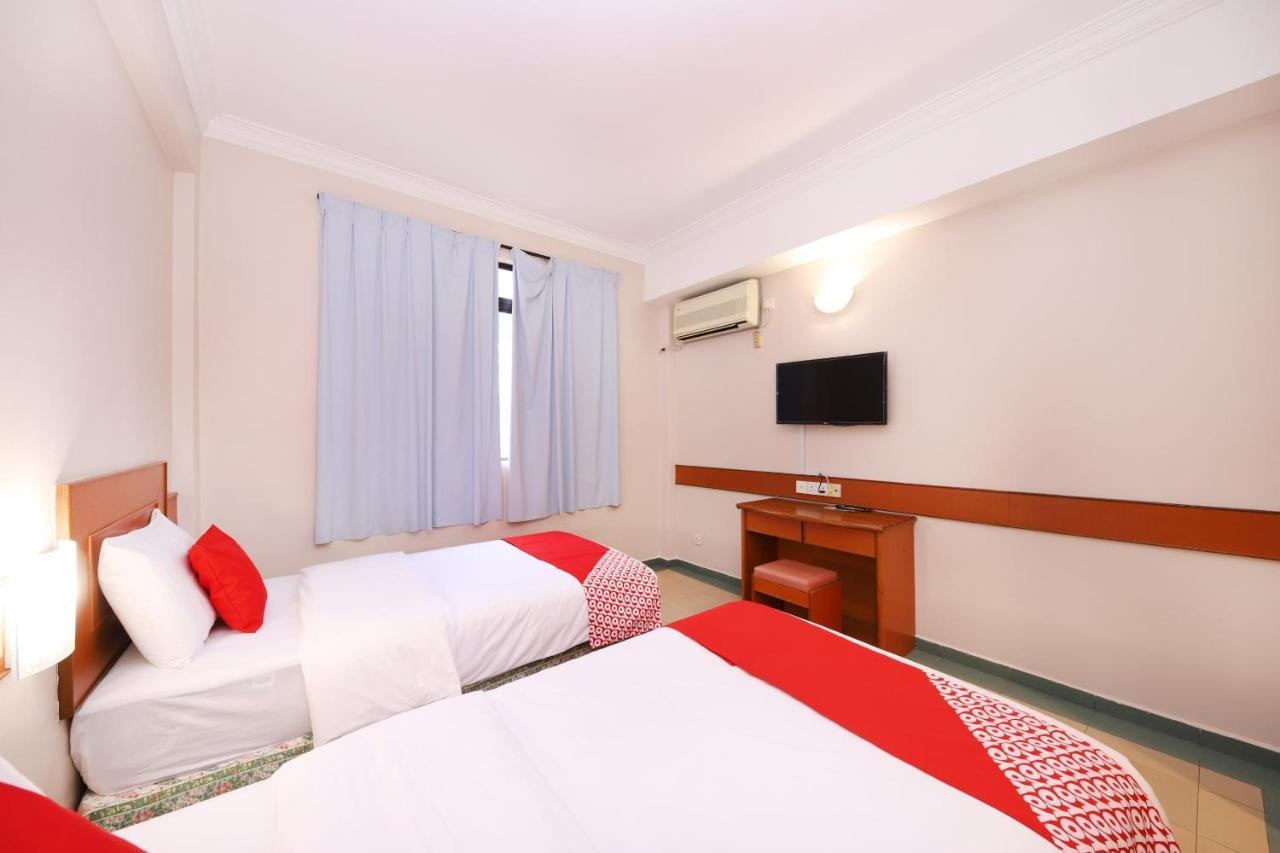 Oyo 764 Hotel Famous Inn Malacca 外观 照片