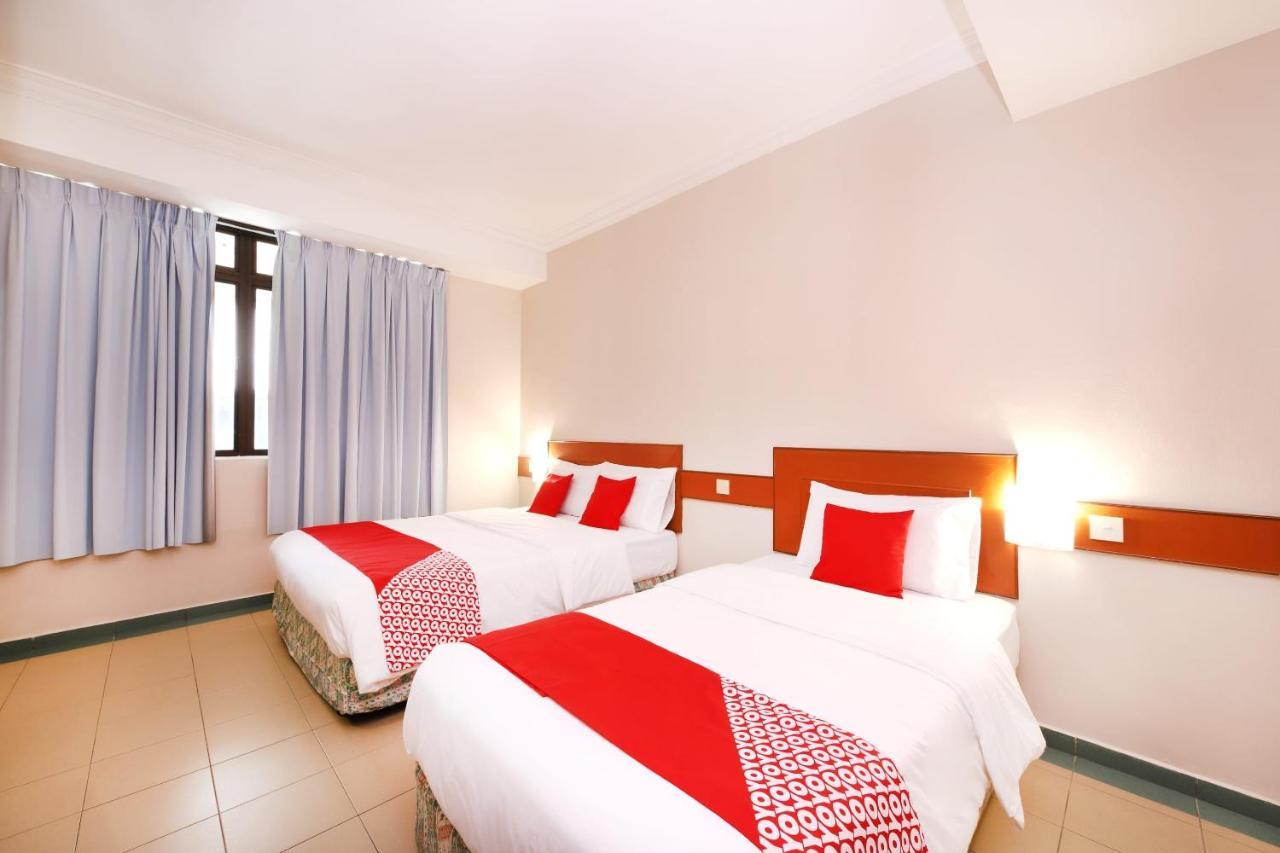 Oyo 764 Hotel Famous Inn Malacca 外观 照片