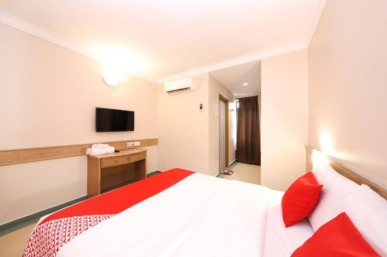 Oyo 764 Hotel Famous Inn Malacca 外观 照片