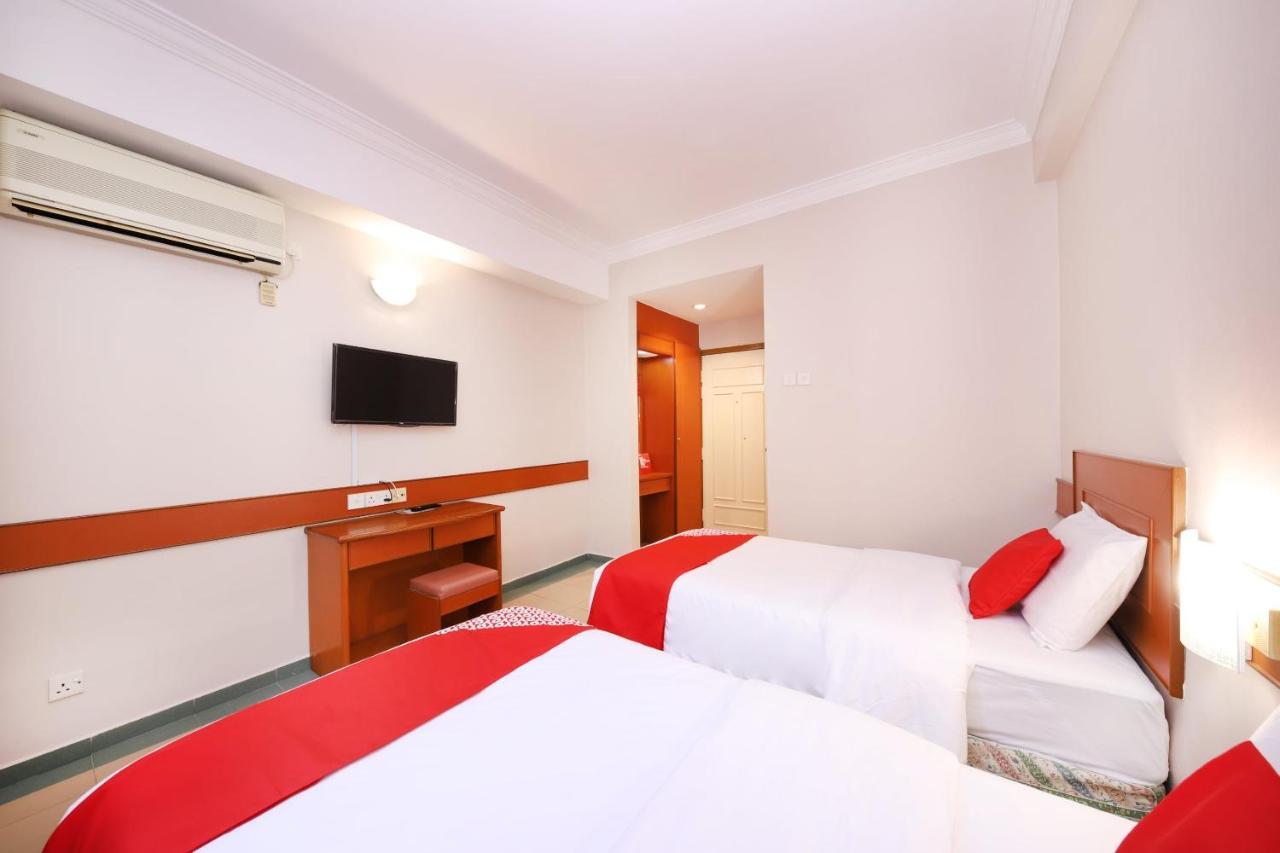 Oyo 764 Hotel Famous Inn Malacca 外观 照片