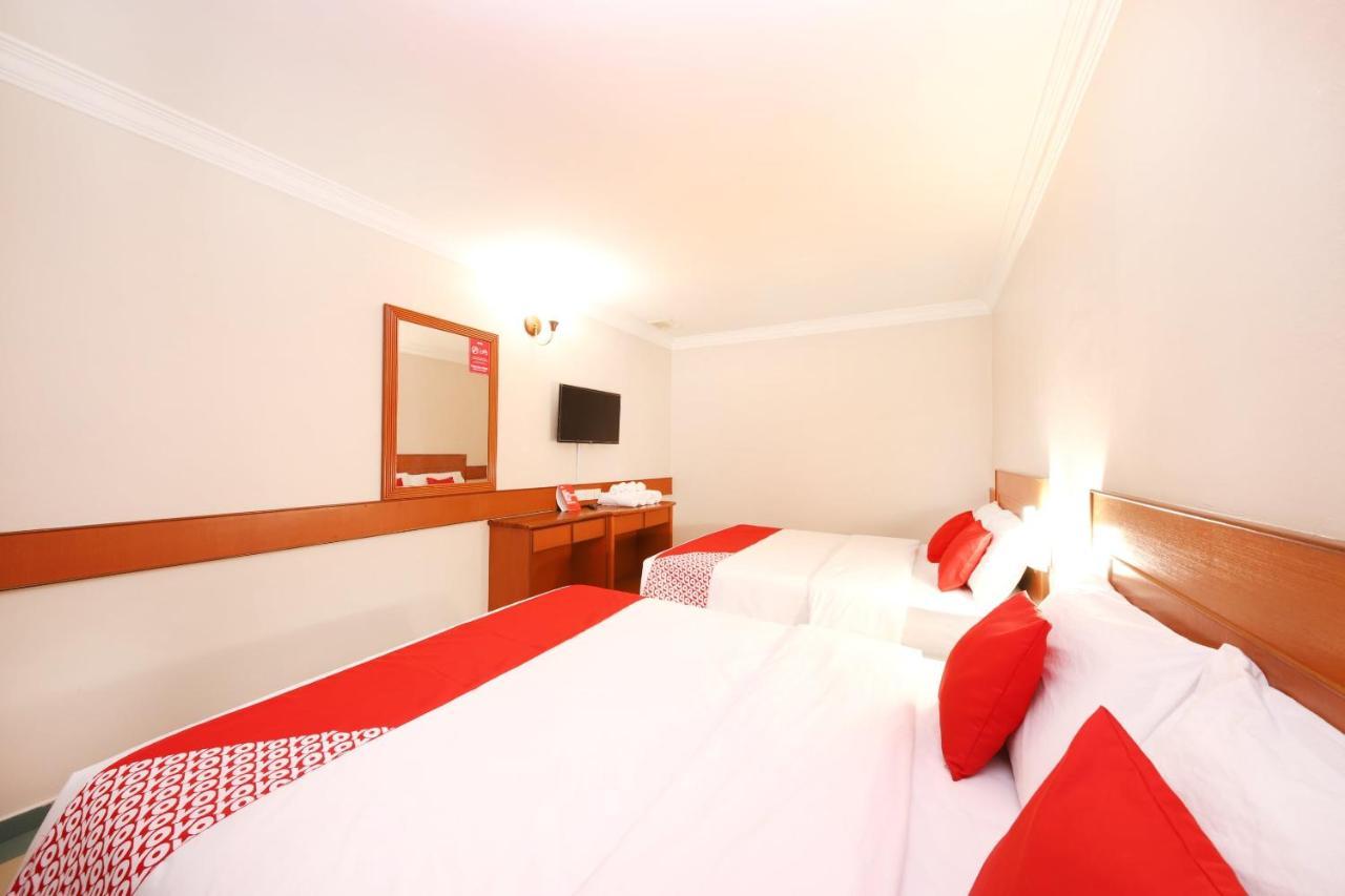 Oyo 764 Hotel Famous Inn Malacca 外观 照片