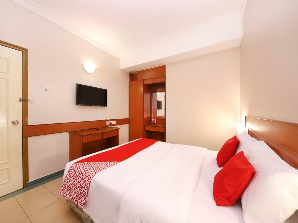 Oyo 764 Hotel Famous Inn Malacca 外观 照片