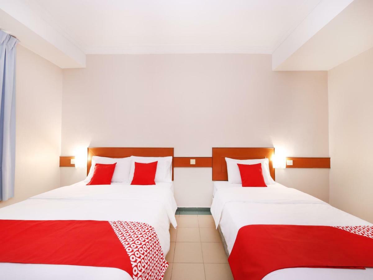 Oyo 764 Hotel Famous Inn Malacca 外观 照片