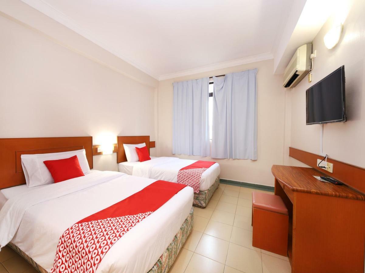 Oyo 764 Hotel Famous Inn Malacca 外观 照片